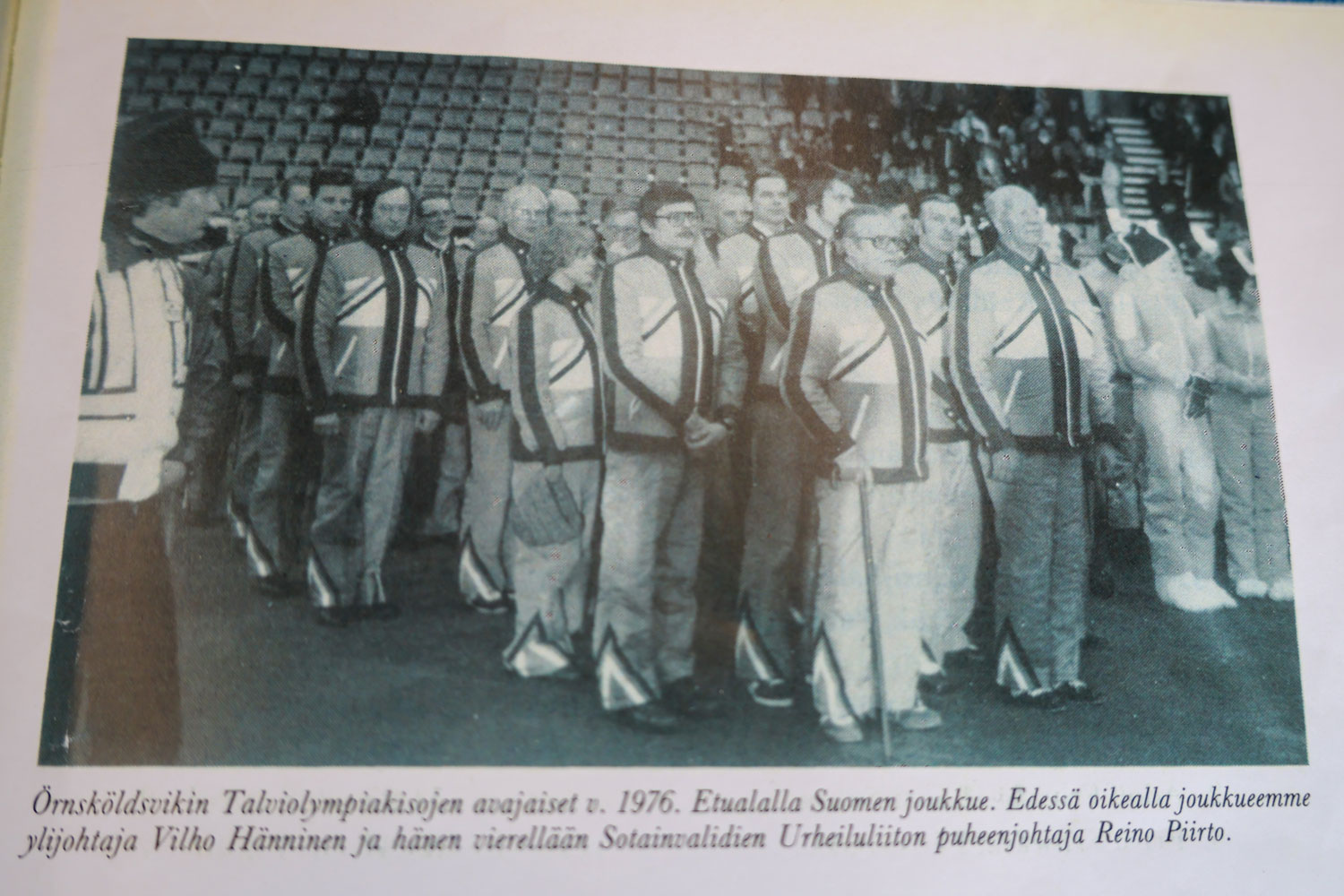 Örnsköldsvikin Suomen joukkue avajaisissa.